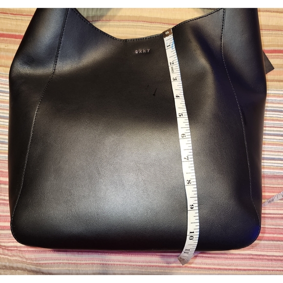 NWT DKNY Black Leather Hobo Shoulder Handbag Black w/ Silver Chain Accent - Picture 14 of 16